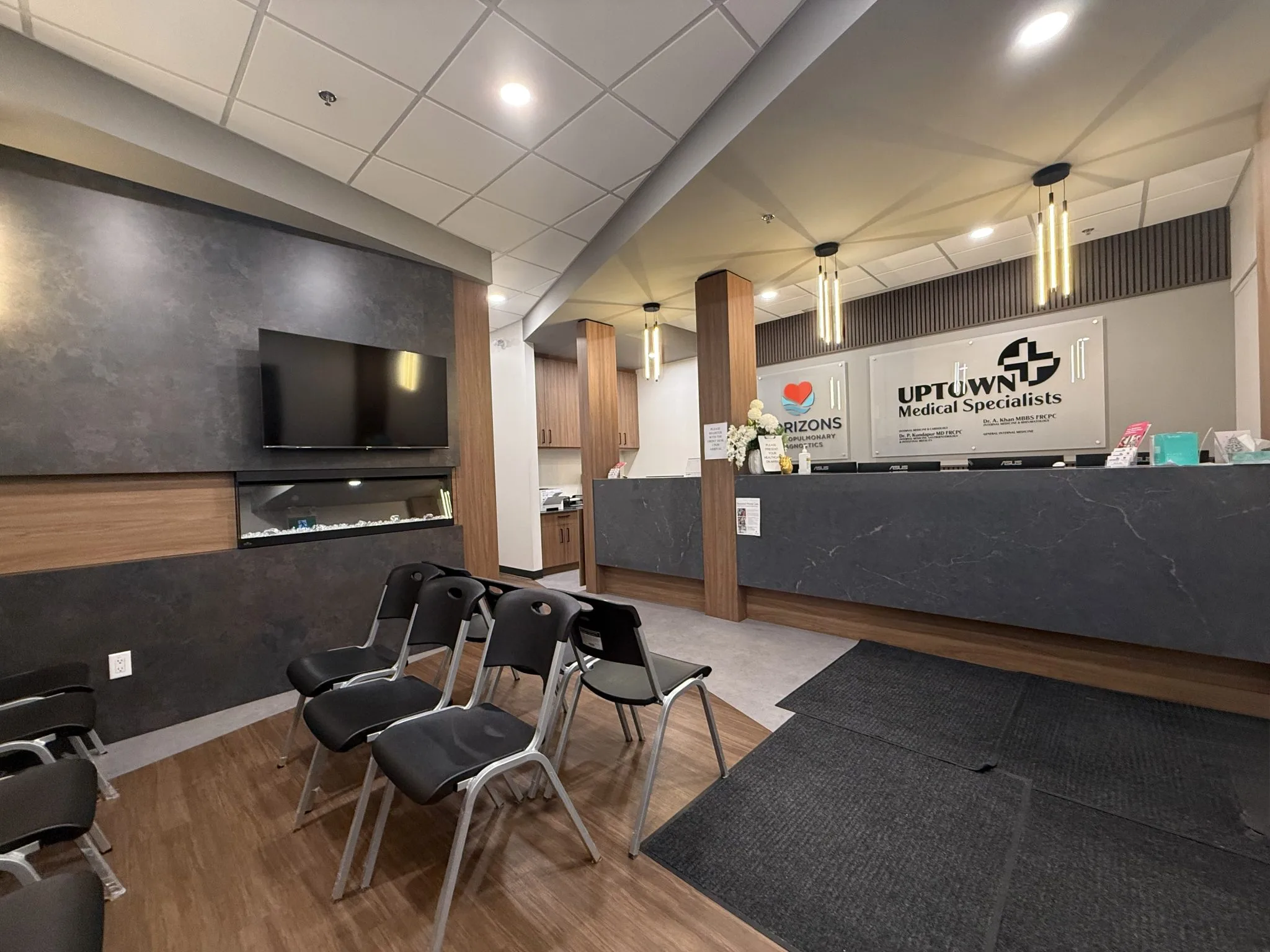The shared Horizons and Uptown Medical Specialists reception desk and waiting area